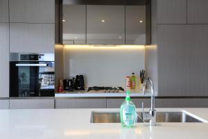 Darling Harbour & ICC 2BR Apt