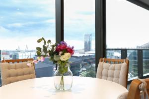 Darling Harbour & ICC 2BR Apt