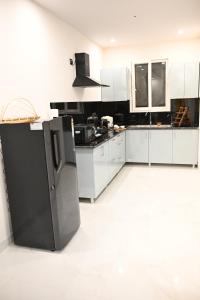 Cyber Farm - Premium 3BR Farm Stay with Curated Experiences