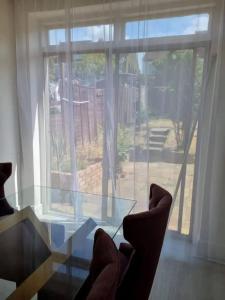 Charming & Stylish 3-Bedroom London Escape