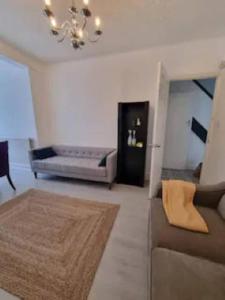 Charming & Stylish 3-Bedroom London Escape