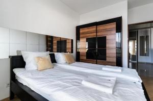 Urban Apartaments - Great Location - City Center - Grzybowska 61A