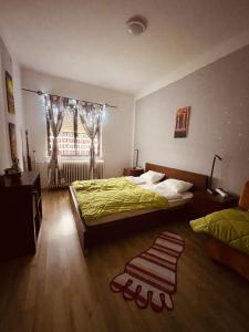 LakePark Garden Villa with swimming pool & park