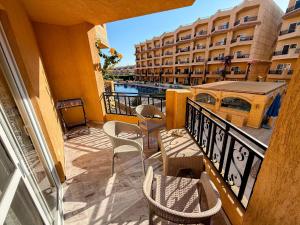 Luxurious Apartment in Selena Bay - Private Beach, 5 Pools and Kite Surfing