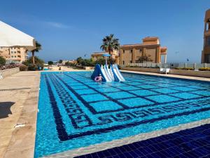 Luxurious Apartment in Selena Bay - Private Beach, 5 Pools and Kite Surfing