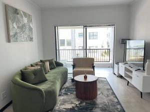 Modern minimalist retreat - Near Fourways Mall