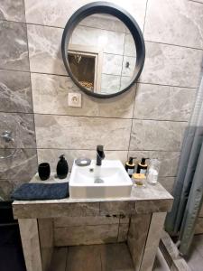 Closer "Egnatia Studio 5"
