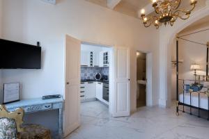Valletta Townhouse Suite with a Maltese Balcony