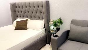 ستديو ديلوكس شمال الرياض المحمديه مدخل خاص وذاتي