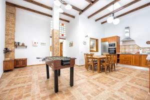 Canary Holiday Mondragon House