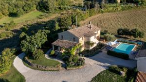 CASALE LA CASCINA 8, Emma Villas