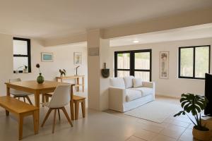 Wildlife and Ocean Cottage