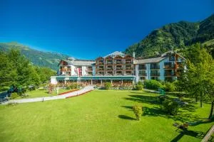 Hotel Das Gastein - ganzjährig inklusive Alpentherme Gastein & Sommersaison inklusive Gasteiner Bergbahnen - Бад-Хофгастайн