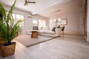 Bright 2BD2BA Apt w Private Terrace - Spacious
