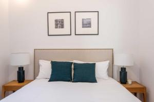 Charming 2BD Apartment with Terrace