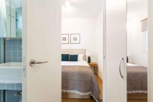 Charming 2BD Apartment with Terrace