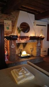 Romantic suite in the village of Castelleone, vicino Deruta, Assisi, Perugia, Montefalco