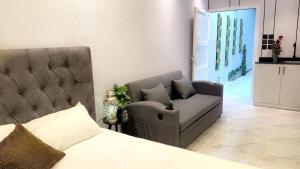 ستديو ديلوكس شمال الرياض المحمديه مدخل خاص وذاتي