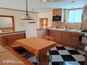 Erdőalja-Padlástér