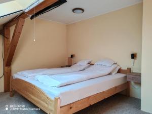 Erdőalja-Padlástér