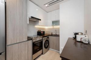 Elegant 1BR Apartment Me Do Re Tower in JLT