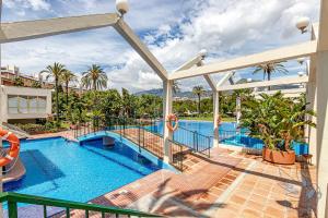 Spacious apartment in Benalbeach