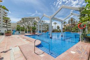 Spacious apartment in Benalbeach