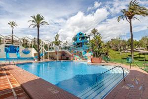 Spacious apartment in Benalbeach