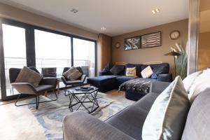 Stunning Swansea Marina beach house with sea views