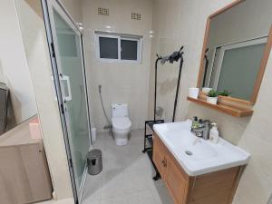 2 bedroom apartment Near Twin Palms Mall