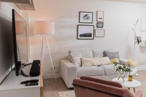 Cozy 2BR Duplex - 2 min walk to Plaza Santa Ana