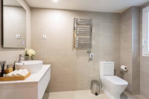 Spacious Urban Elegance in Plaza Castilla