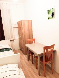 Favorit-Rooms Direkt Metro-U1 best connection to Centralstation and City-Center