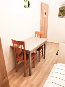 Favorit-Rooms Direkt Metro-U1 best connection to Centralstation and City-Center