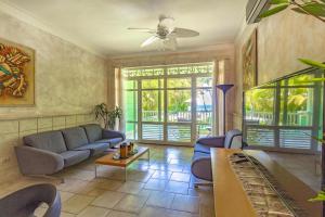 Galeria Beach Front, Ground floor