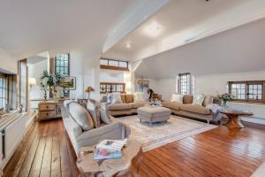 6 Bed in Englefield Green oc-e34166