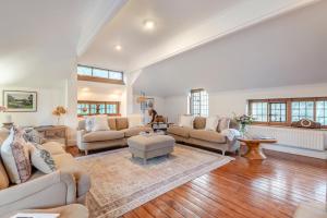 6 Bed in Englefield Green oc-e34166