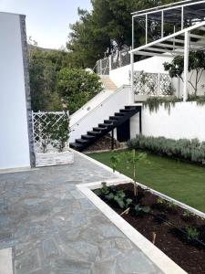 Villa with private pool close to the beach