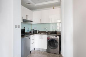 Modern Studio with Balcony Orra, Harbour, Marina