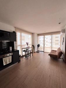 Walking distance to Old city