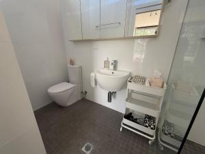 Loveland Penthouse Luxe Lakeside Escape