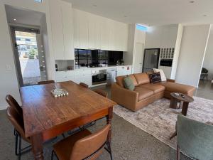 Loveland Penthouse Luxe Lakeside Escape