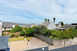 4 sleeper luxury apartment with hot tub