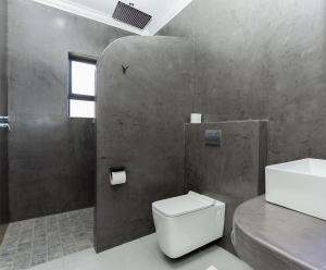 4 sleeper luxury apartment with hot tub