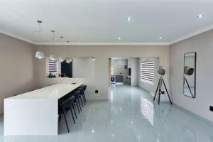 4 sleeper luxury apartment with hot tub