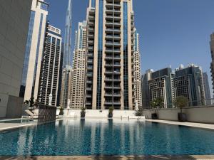 Luxury 1BR Downtown Modern Urban Stay