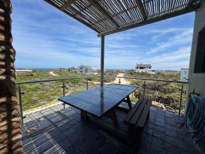 Relax, Entertain & Soak in Stunning Sea & Sunsets