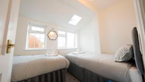 Cosy 2-Bedroom Townhouse - FREE Parking