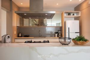 Apto c churrasq. e varanda, 230m da Praia EPD0202