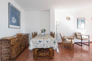 Acapulco Apartment 18 by Casasol